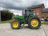 Vierwielaangedreven landbouwtractor - afbeelding 20 van  26