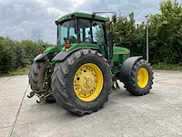 Vierwielaangedreven landbouwtractor - afbeelding 23 van  26