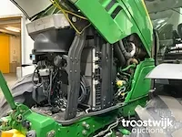 Vierwielaangedreven landbouwtractor - afbeelding 19 van  29
