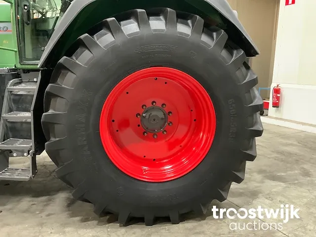 Vierwielaangedreven landbouwtractor - afbeelding 6 van  21