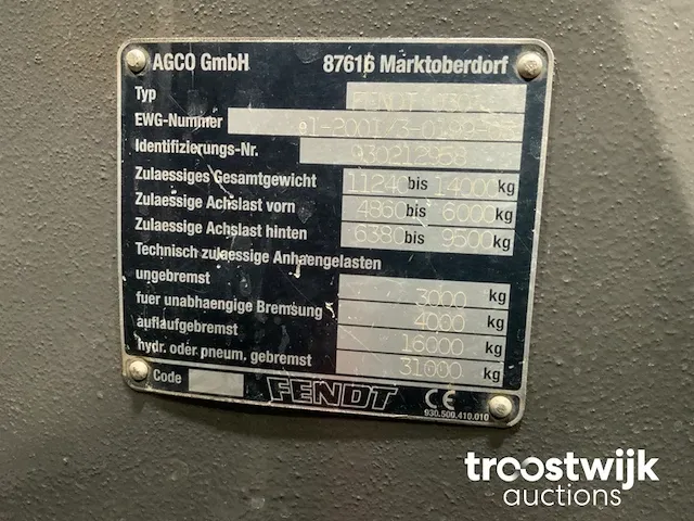 Vierwielaangedreven landbouwtractor - afbeelding 13 van  21