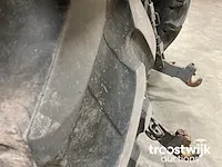 Vierwielaangedreven landbouwtractor - afbeelding 3 van  21