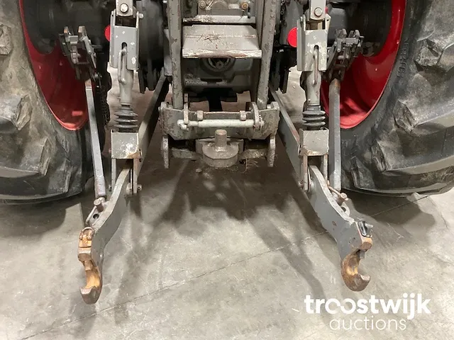 Vierwielaangedreven landbouwtractor - afbeelding 4 van  21