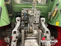 Vierwielaangedreven landbouwtractor - afbeelding 5 van  21