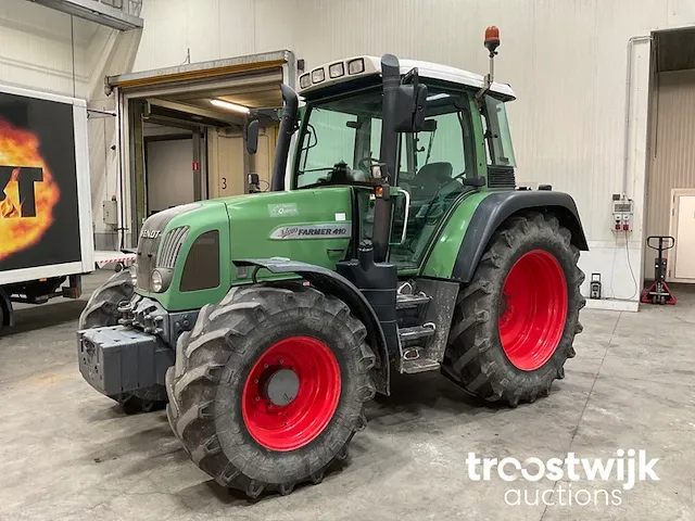 Vierwielaangedreven landbouwtractor - afbeelding 1 van  21