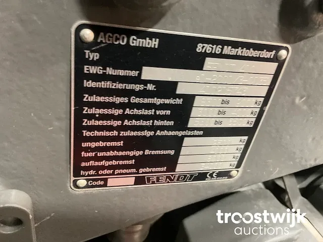Vierwielaangedreven landbouwtractor - afbeelding 13 van  21
