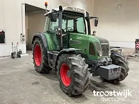 Vierwielaangedreven landbouwtractor - afbeelding 15 van  21