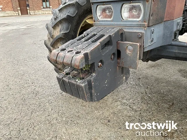 Vierwielaangedreven landbouwtractor - afbeelding 6 van  21