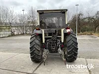 Vierwielaangedreven landbouwtractor - afbeelding 16 van  21
