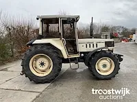 Vierwielaangedreven landbouwtractor - afbeelding 18 van  21