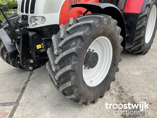 Vierwielaangedreven landbouwtractor - afbeelding 7 van  25