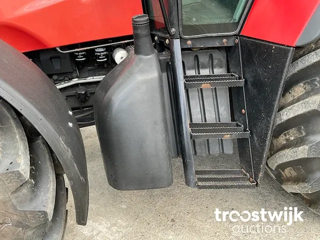 Vierwielaangedreven landbouwtractor - afbeelding 9 van  25