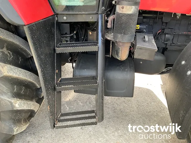 Vierwielaangedreven landbouwtractor - afbeelding 10 van  25