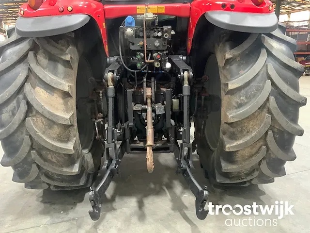 Vierwielaangedreven landbouwtractor - afbeelding 8 van  24