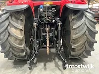 Vierwielaangedreven landbouwtractor - afbeelding 8 van  24