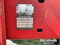 Vierwielaangedreven landbouwtractor - afbeelding 6 van  16