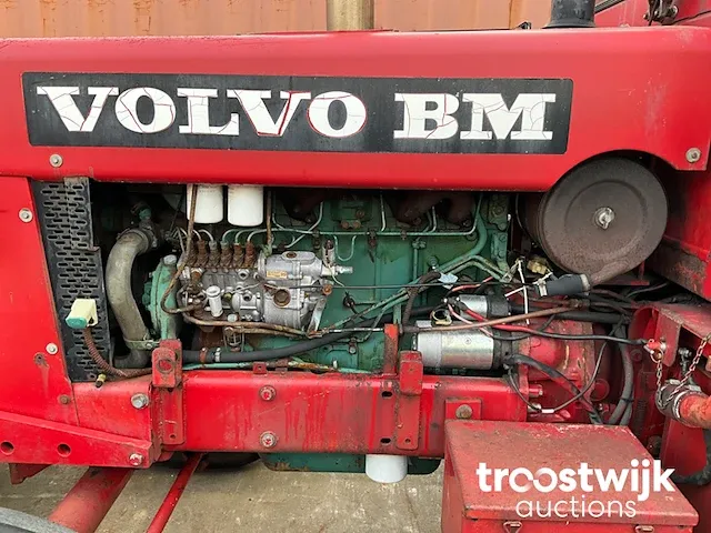 Vierwielaangedreven landbouwtractor - afbeelding 7 van  16
