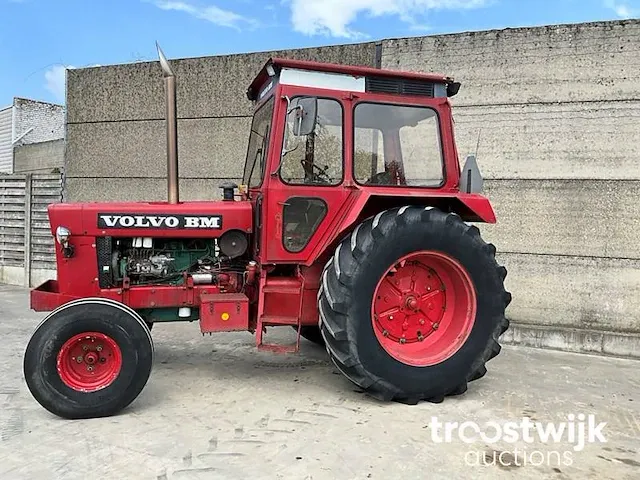 Vierwielaangedreven landbouwtractor - afbeelding 9 van  16