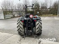 Vierwielaangedreven landbouwtractor - afbeelding 14 van  19