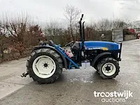 Vierwielaangedreven landbouwtractor - afbeelding 16 van  19