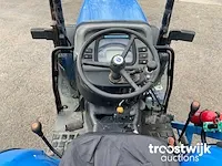 Vierwielaangedreven landbouwtractor - afbeelding 18 van  19