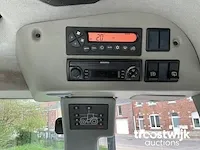 Vierwielaangedreven landbouwtractor - afbeelding 5 van  25