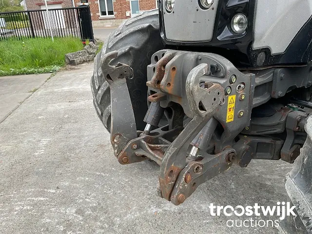 Vierwielaangedreven landbouwtractor - afbeelding 7 van  25