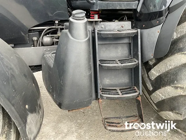 Vierwielaangedreven landbouwtractor - afbeelding 10 van  25
