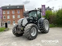 Vierwielaangedreven landbouwtractor - afbeelding 1 van  25