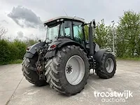 Vierwielaangedreven landbouwtractor - afbeelding 21 van  25