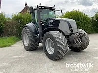 Vierwielaangedreven landbouwtractor - afbeelding 23 van  25