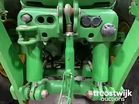 Vierwielaangedreven landbouwtractor - afbeelding 10 van  28