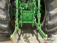 Vierwielaangedreven landbouwtractor - afbeelding 15 van  28