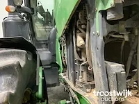 Vierwielaangedreven landbouwtractor - afbeelding 17 van  28