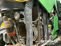 Vierwielaangedreven landbouwtractor - afbeelding 18 van  28