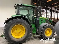 Vierwielaangedreven landbouwtractor - afbeelding 23 van  28