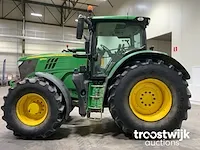 Vierwielaangedreven landbouwtractor - afbeelding 27 van  28