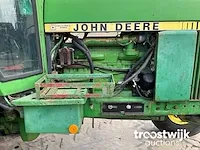 Vierwielaangedreven landbouwtractor - afbeelding 3 van  16