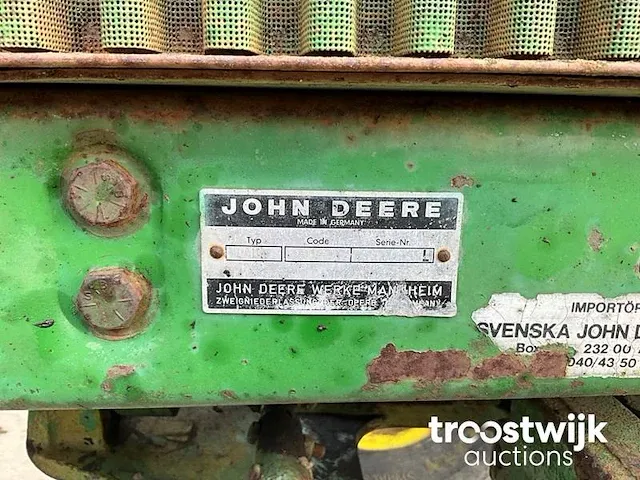 Vierwielaangedreven landbouwtractor - afbeelding 7 van  16