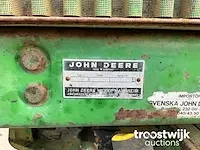 Vierwielaangedreven landbouwtractor - afbeelding 7 van  16