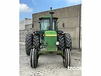 Vierwielaangedreven landbouwtractor - afbeelding 9 van  16
