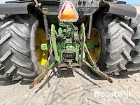 Vierwielaangedreven landbouwtractor - afbeelding 15 van  16