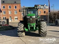 Vierwielaangedreven landbouwtractor - afbeelding 6 van  25