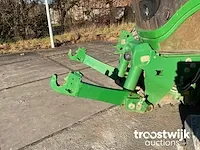 Vierwielaangedreven landbouwtractor - afbeelding 7 van  25