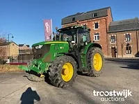 Vierwielaangedreven landbouwtractor - afbeelding 1 van  25