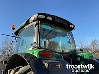 Vierwielaangedreven landbouwtractor - afbeelding 14 van  25