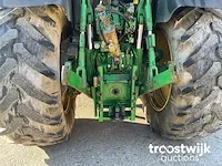 Vierwielaangedreven landbouwtractor - afbeelding 16 van  25
