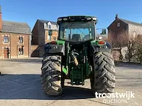 Vierwielaangedreven landbouwtractor - afbeelding 20 van  25