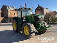 Vierwielaangedreven landbouwtractor - afbeelding 23 van  25