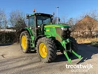 Vierwielaangedreven landbouwtractor - afbeelding 24 van  25